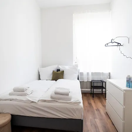 アパート Honeybee コブレンツ