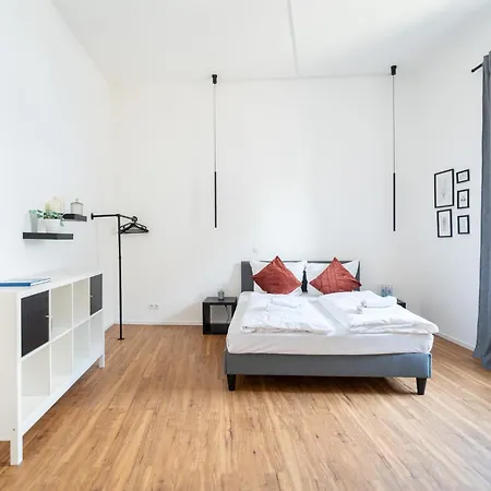 Honeybee Apartment *