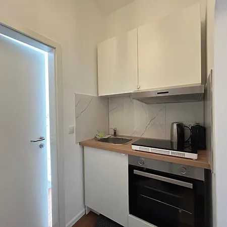 Apartment Nahe Altstadt | Kueche & Waschmaschine Apartman *